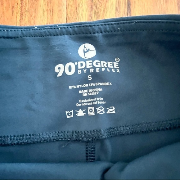 90 Degree By Reflex Navy Blue Capri Leggings - Picture 2 of 3